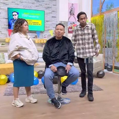 Vicky Prasetyo Blak-blakan Ajak Dede Sunandar Terjun ke Dunia Politik 'Beri Motivasi'