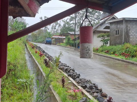 Alasannya Mulia, Ini Kisah Penjual Bakso Perbaiki Jalan Kampung Halaman Pakai Uang Pribadi hingga Miliaran