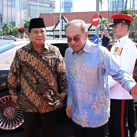 Momen Hangat Pertemuan Presiden Prabowo dan PM Anwar Ibrahim, Pererat Hubungan Bilateral di Rumah Tangsi Malaysia