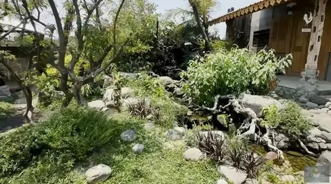 Model Kolam di Taman Rumah Soimah (@CrazyNikmirREAL)