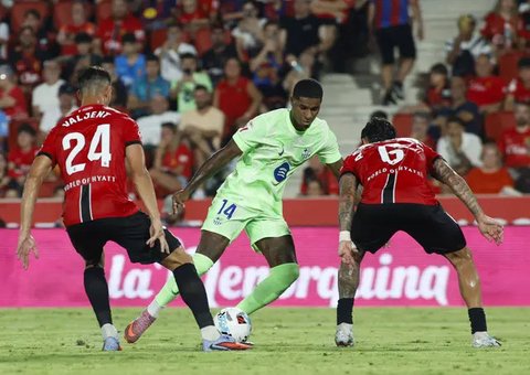 Marcus Rashford dalam pertandingan pramusim Barcelona melawan Vissel Kobe di Stadion Noevir Kobe, Minggu (27-7-2025). (Dok. X@FCBarcelona)