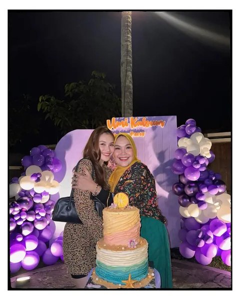 Ulang tahun Umi Kalsum yang ke-53 (Foto: Instagram @ayutingting92)