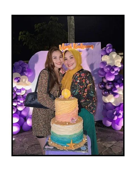 Ulang tahun Umi Kalsum yang ke-53 (Foto: Instagram @ayutingting92)