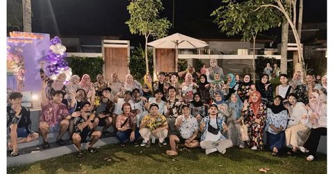 Ulang tahun Umi Kalsum yang ke-53 (Foto: Instagram @ayutingting92)