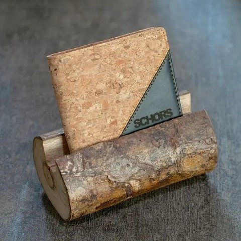 Dompet pria dari brand lokal BELL LIVING LAB. (dok. Tokopedia/BELL LIVING LAB)