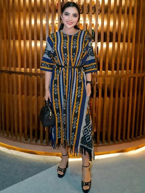 Padu Padan Batik Ashanty (sumber: Instagram/ashanty_ash)