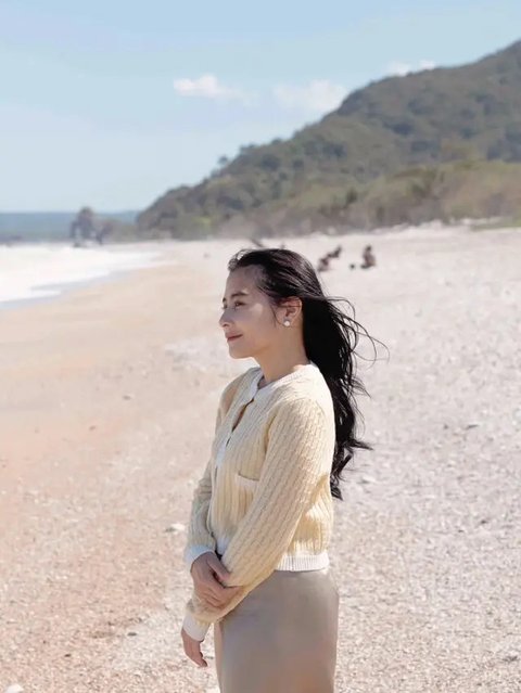 Prilly Latuconsina dengan rambut pendek (Foto: Instagram @prillylatuconsina96)