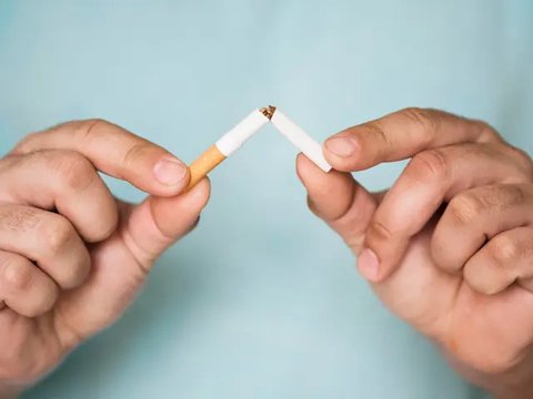 Ilustrasi ngorok atau mendengkur saat tidur (Foto: freepik/katemangostar)