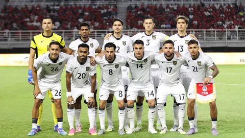 Timnas Indonesia merayakan gol yang dicetak Ole Romeny ke gawang China dalam laga Kualifikasi Piala Dunia 2026 zona Asia di Stadion Utama Gelora Bung Karno (SUGBK) Senayan, Jakarta, Kamis