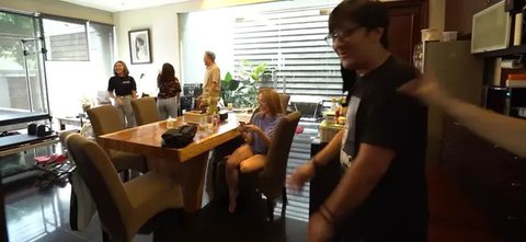 Dapur rumah Ari Lasso (Foto: YouTube TAULANY TV)