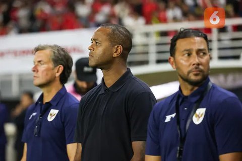 Kevin Diks merayakan gol pembuka Timnas Indonesia ke gawang Arab Saudi dalam pertandingan babak keempat kualifikasi Piala Dunia 2026 di King Abdullah Sports City Stadium, Jeddah,