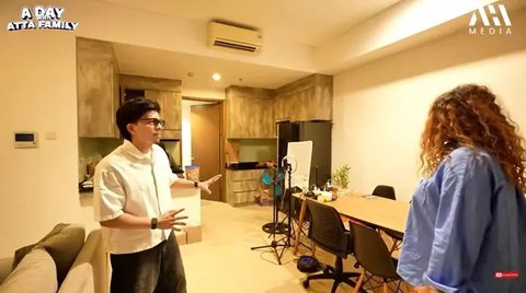 Pinkan Mambo. [IG: @pinkan_mambo]