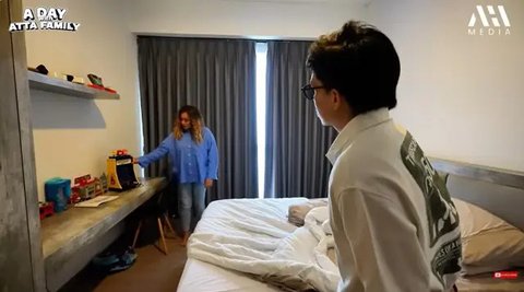 Pinkan Mambo. [IG: @pinkan_mambo]