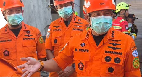 Petugas Kerahkan Drone Thermal dan Buat Gorong-gorong untuk Selamatkan Korban Reruntuhan Ponpes Al Khoziny