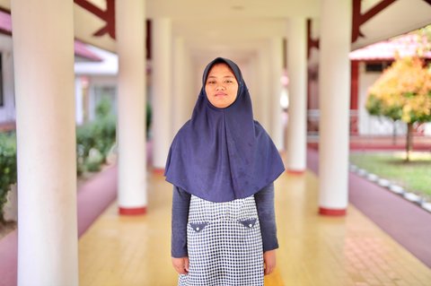 Annisa Nur Khofifa (17) siswi Sekolah Rakyat Menengah Atas (SRMA) 13 Bekasi