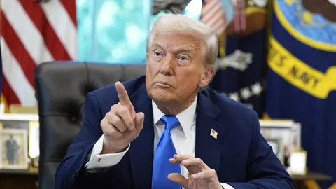 Presiden Amerika Serikat Donald Trump di Ruang Oval, Gedung Putih, pada 19 September 2025. (Dok. AP/Alex Brandon)