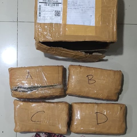 Warga Curiga Paket Keluar Masuk Rumah, Pemuda di Bekasi Ditangkap Polisi