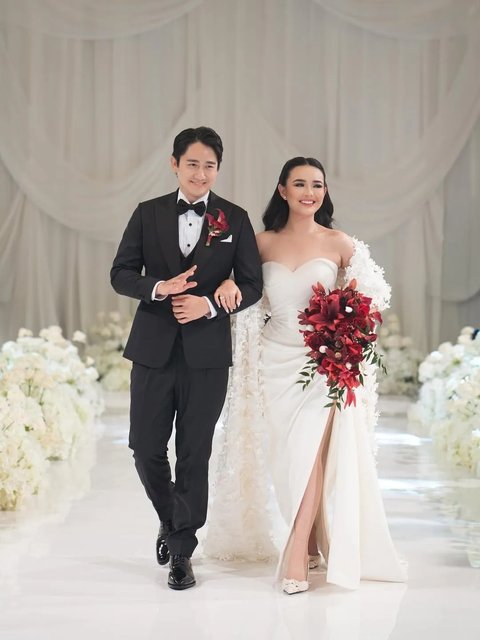 Amanda Manopo dan Kenny Austin Resmi Jadi Suami Istri, Ini Wejangan Menyentuh dari Keluarga