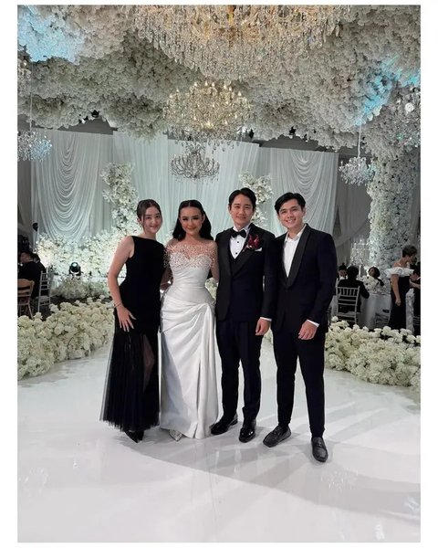 Potret tamu artis di pernikahan Amanda Manopo dan Kenny Austin. [IG: @glencachysaraofficial]
