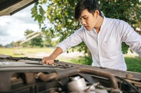 Ilustrasi Mesin Overheat pada Mobil (freepik/jcomp)