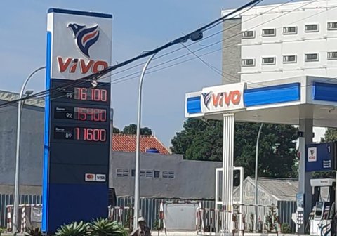 Pantauan Liputan6.com di SPBU Vivo di daerah Sawangan, Depok, Jawa Barat, Selasa (27/9/2022).