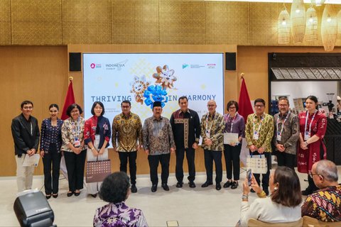 Menteri Ekraf Teuku Riefky Harsya saat menghadiri seremoni penutupan paviliun Indonesia di Osaka, Jepang