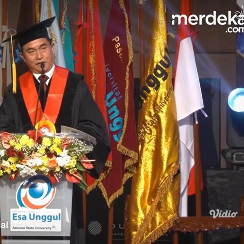 Menko Kumham Imipas) Yusril Ihza Mahendra