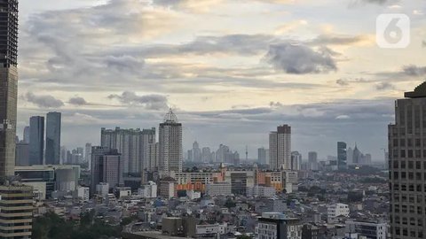 Menkeu Purbaya Yudhi Sadewa melaporkan Anggaran Pendapatan dan Belanja Negara (APBN) 2025 mengalami defisit sebesar Rp371,5 triliun atau 1,56 persen terhadap produk domestik bruto (PDB) per 3