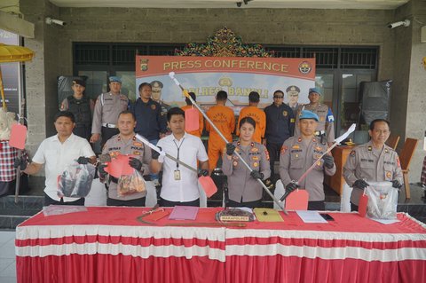 Polres Bangli saat melakukan rilis peristiwa pembunuhan di Desa Songan, Kecamatan Kintamani, Bangli, Bali, Rabu (15/10)