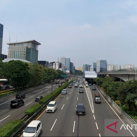Badan Meteorologi, Klimatologi, dan Geofisika (BMKG) merilis prakiraan cuaca Jakarta hari ini, dengan sebagian wilayah berawan hingga hujan ringan. Simak detail lengkapnya di sini!