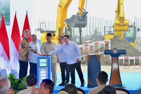 Menteri ESDM Bahlil Lahadalia saat mendampingi Presiden Prabowo Subianto meresmikan proyek nasional