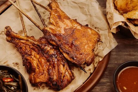 Menu ayam bakar (Foto: Freepik.com)