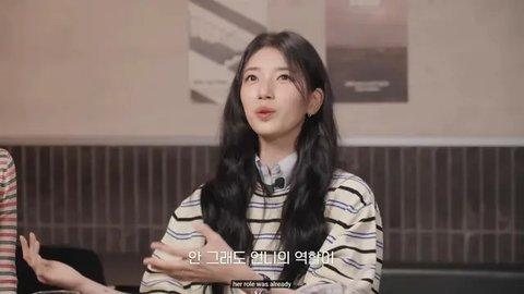 Suzy di video kanal YouTube milik Hyeri yang diunggah 3 Oktober 2025. (dok. Screenshot YouTube/)