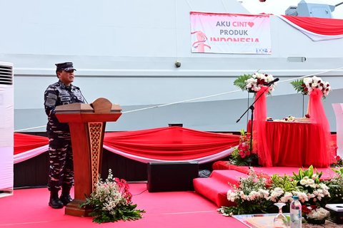 Peresmian Kapal Cepat Rudal (KCR) 60 yang dinamakan KRI Belati-622 dalam acara Shipnaming yang dipimpin Kepala Staf Angkatan Laut (Kasal) Laksamana TNI Muhammad Ali