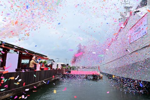 Peresmian Kapal Cepat Rudal (KCR) 60 yang dinamakan KRI Belati-622 dalam acara Shipnaming yang dipimpin Kepala Staf Angkatan Laut (Kasal) Laksamana TNI Muhammad Ali