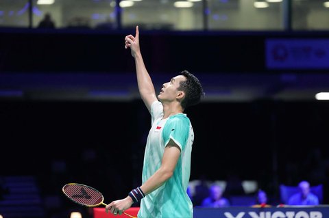 Pemain tunggal putra Indonesia Jonatan Christie usai  pertandingan final tunggal putra melawan Shi Yu Qi dari China  di Denmark Badminton Open di Odense, Denmark, Minggu, (19/10/2025) malam.