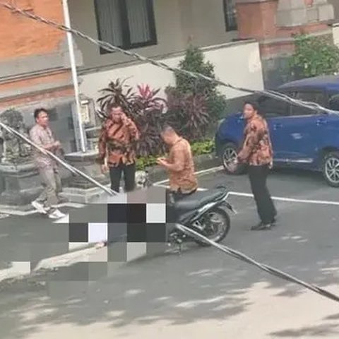 Mahasiswa Unud jatuh dari lantai dua