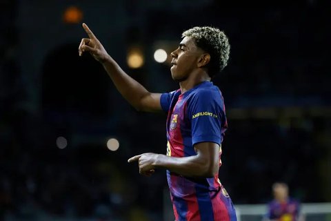 Selebrasi Desire Doue setelah mencetak gol kedua timnya dalam laga Liga Champions antara Bayer Leverkusen dan PSG di Leverkusen, Jerman, 21 Oktober 2025. (AP Photo/Martin Meissner)