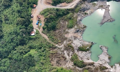 Area tambang galian C yang berhenti beroperasi di wilayah Sudamanik, Gorowong, Parung Panjang, Kabupaten Bogor, Jawa Barat, Kamis  (23/10/2025).