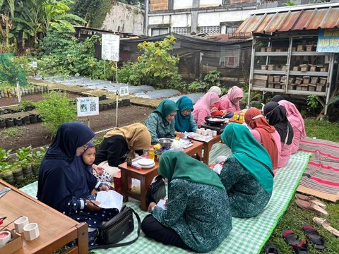 BRI Peduli Latih Warga Bogor Olah Minyak Jelantah Jadi Sabun Ramah Lingkungan