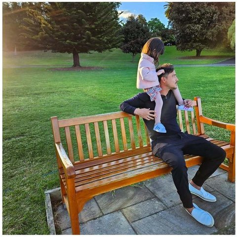 Momen hangat kedekatan Hamish Daud dan putrinya. [IG: @hamishdw]