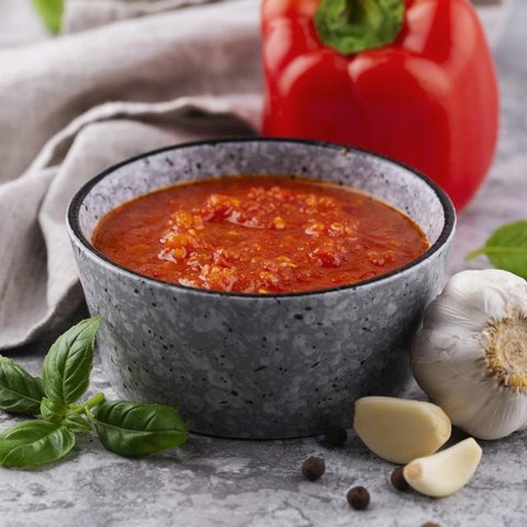 Ilustrasi sambal bawang pelengkap bakso geprek. (c) Shutterstock/livyah08