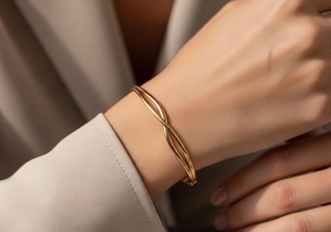 Model Gelang Emas Choker Simpel Tapi Elegan (Sumber: gemini)