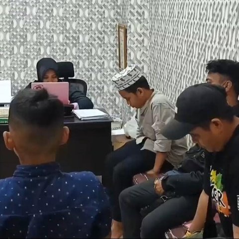 Viral Wali Santri Ngamuk, Tak Terima Anaknya Dipukul & Ditampar Guru