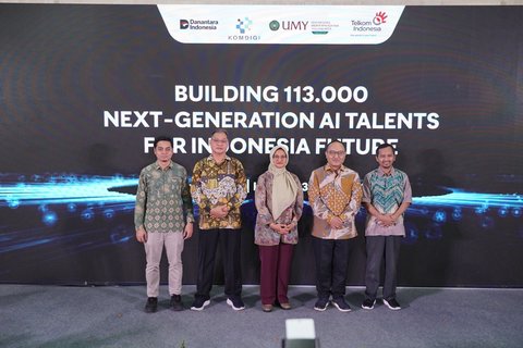 Direktur Utama Telkom Dian Siswarini saat acara Digistar Connect : Building 113.000 Next<br />Generation AI Talents for Indonesia&rsquo;s Future di Universitas Muhammadiyah Yogyakarta (UMY)