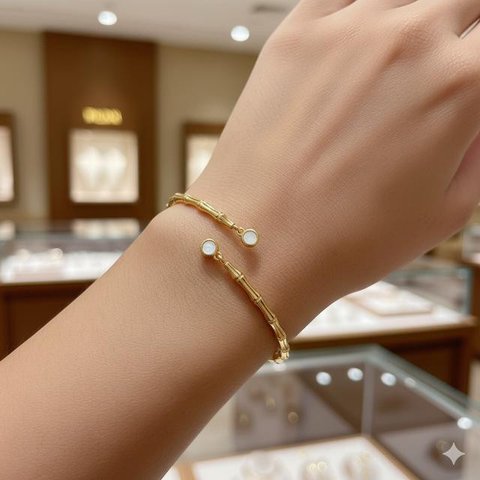 Model Gelang Emas Bambu Kombinasi Batu Alam (Ilustrasi AI)