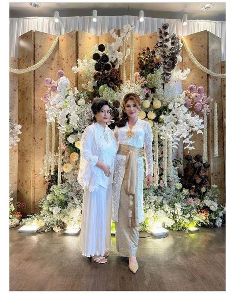 Potret keluarga Tamara Bleszynski di pertunangan Teuku Rassya. [IG: @tamarableszynskiofficial]