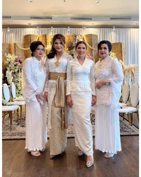 Potret keluarga Tamara Bleszynski di pertunangan Teuku Rassya. [IG: @tamarableszynskiofficial]