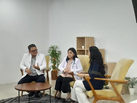 Dokter spesialis kedokteran jiwa atau psikiater Eva Suryani dari RS EMC Alam Sutera mengungkap hubungan stres dengan GERD.