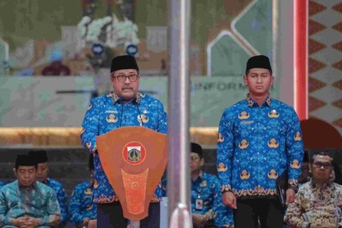 Erick Thohir menggantikan posisi Dito Ariotedjo sebagai Menteri Pemuda dan Olahraga (Menpora). Dengan dilantiknya Erick Thohir menjadi Menpora, kursi Menteri BUMN sementara kosong. Belum ada
